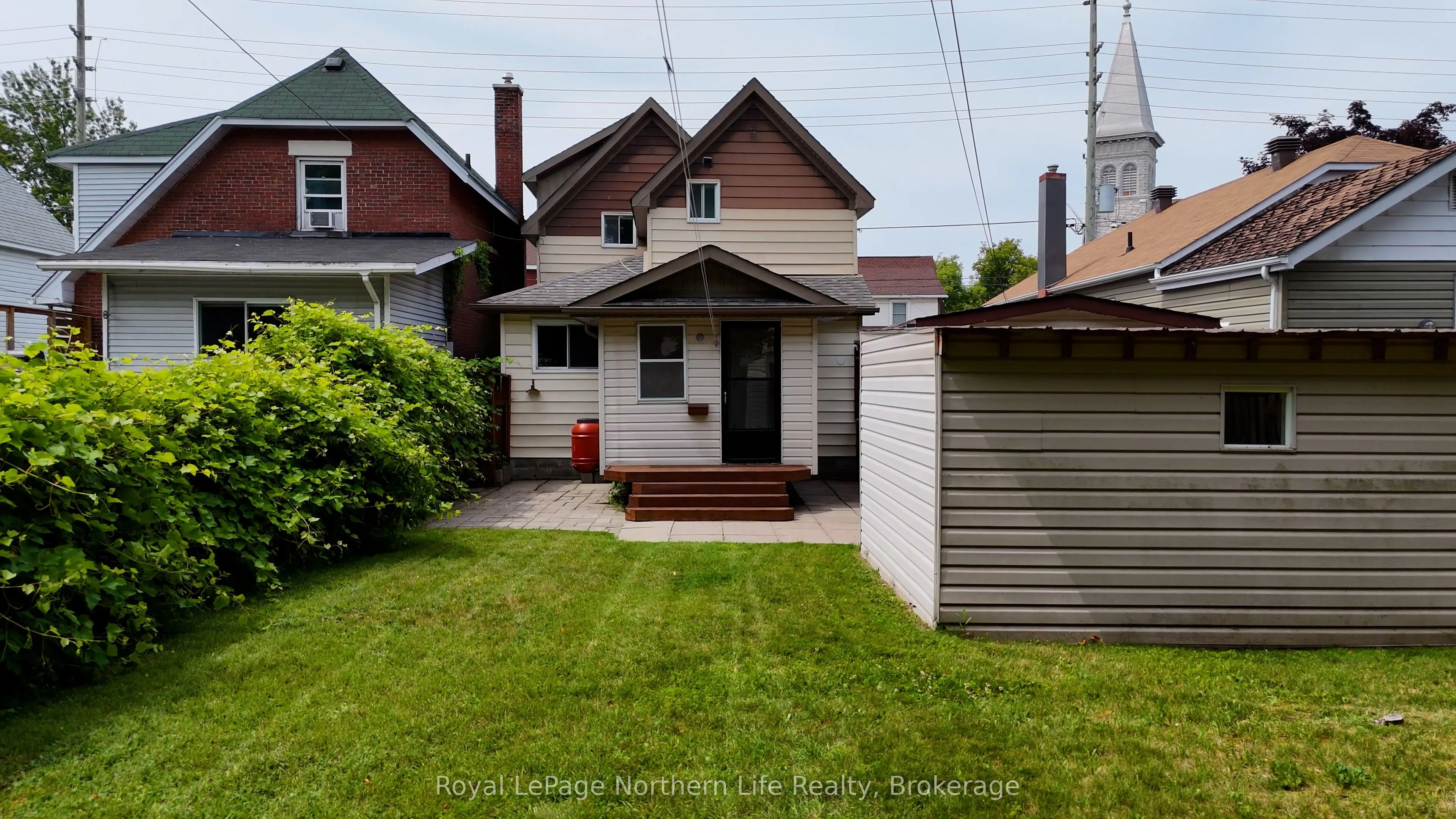 360 Worthington Street W