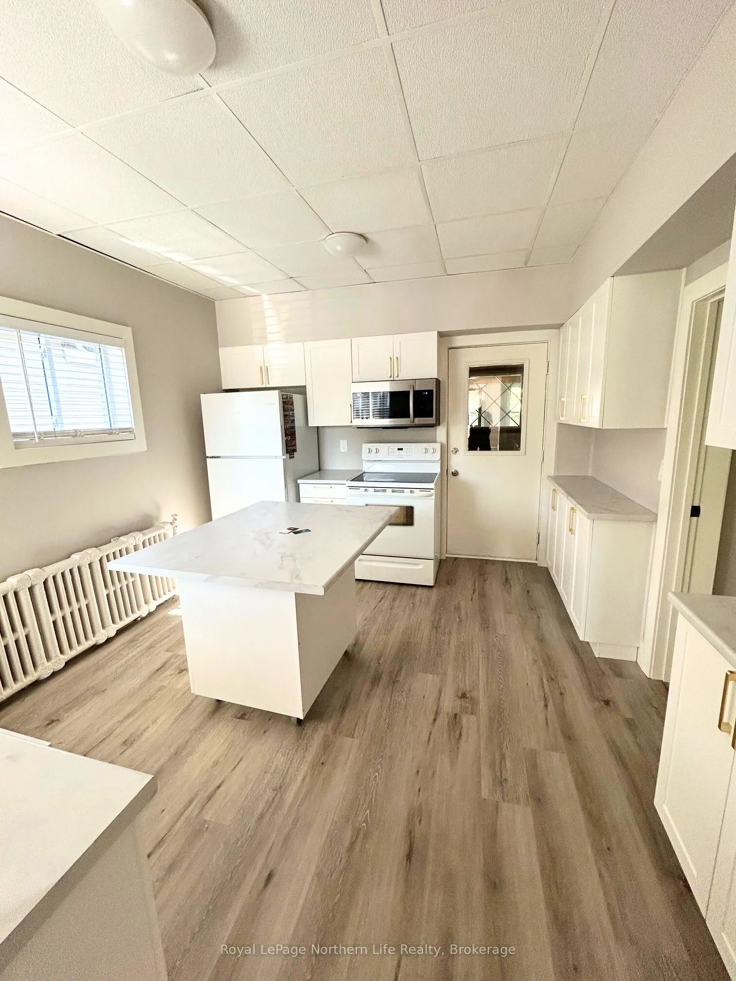 360 Worthington Street W