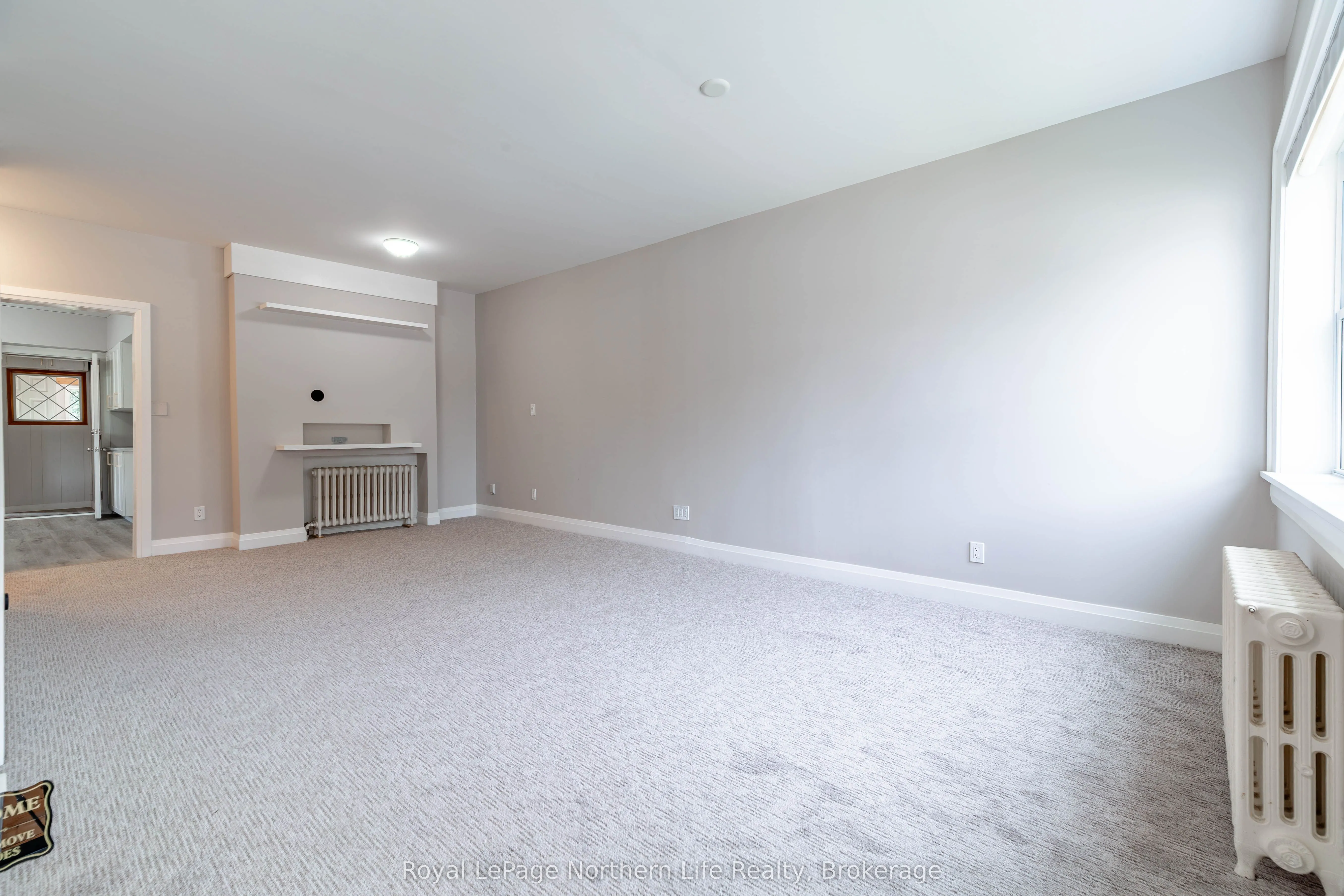 360 Worthington Street W
