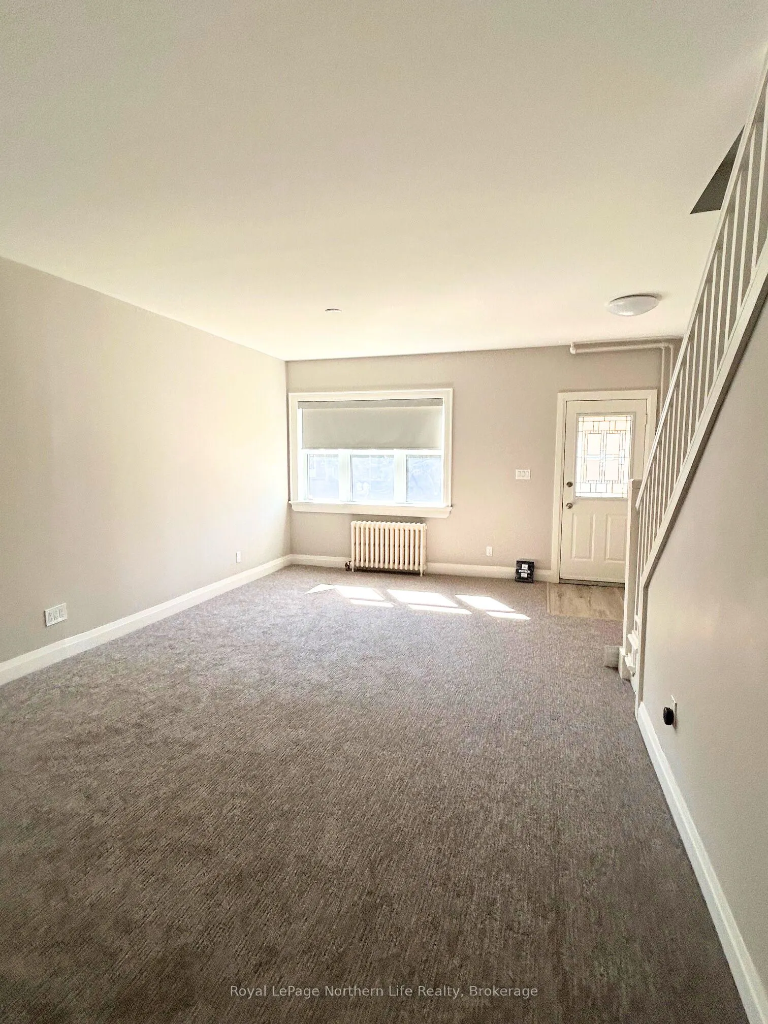 360 Worthington Street W
