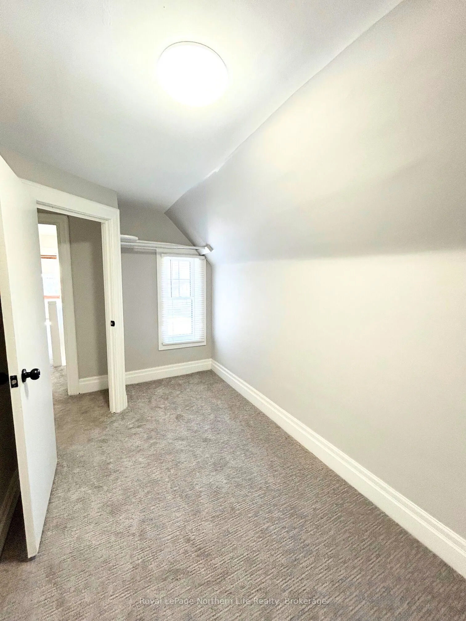 360 Worthington Street W