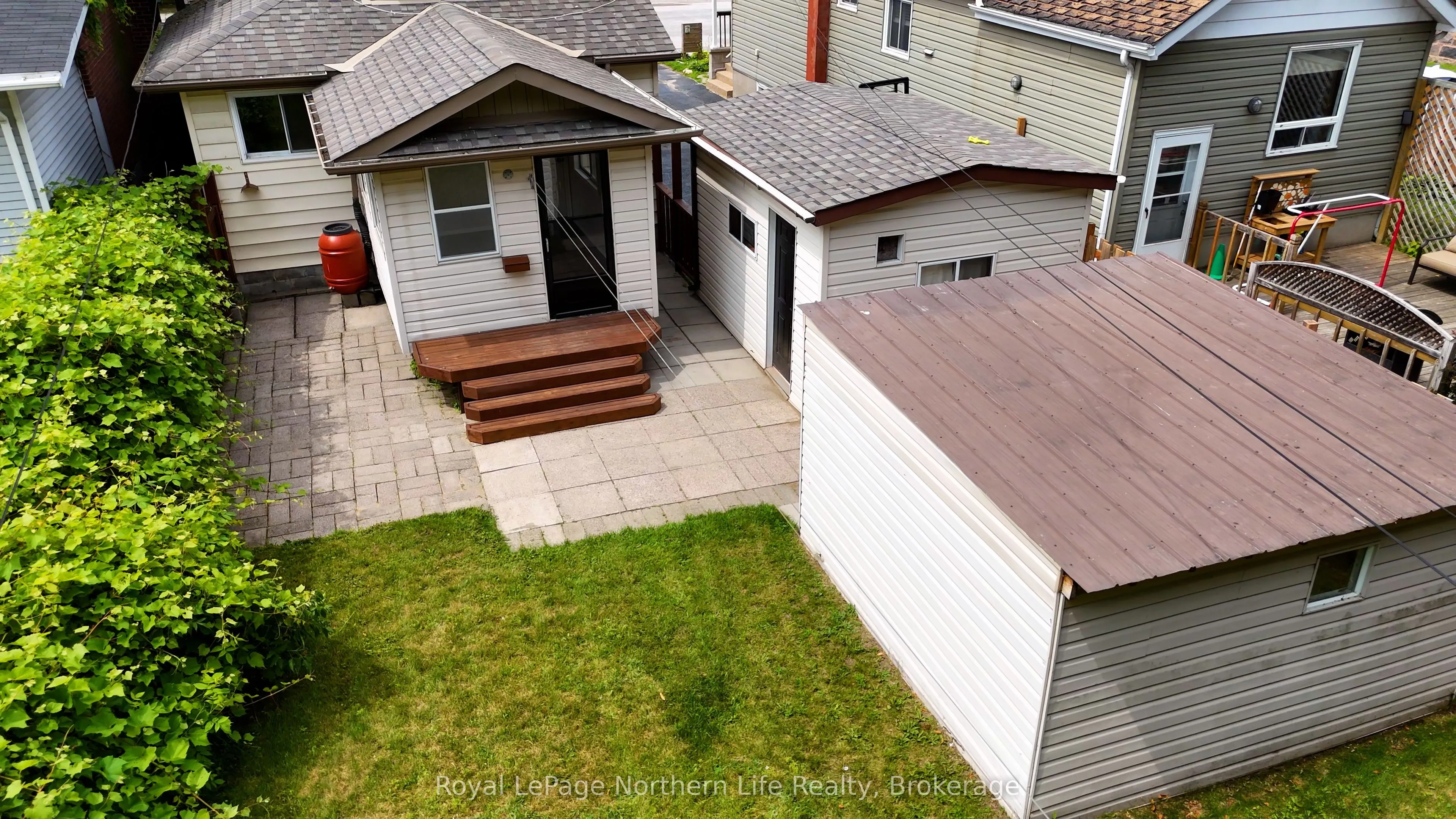 360 Worthington Street W