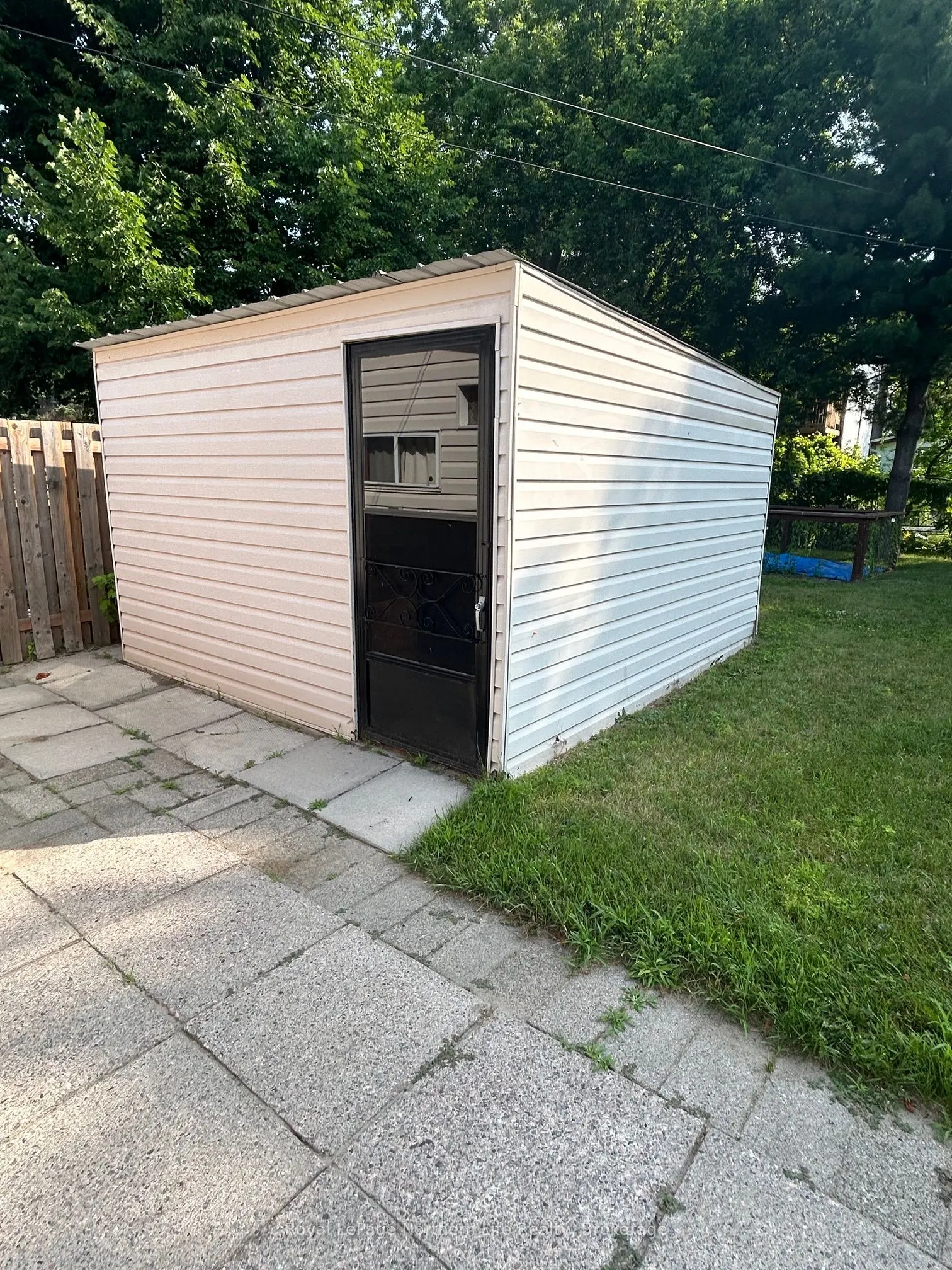 360 Worthington Street W