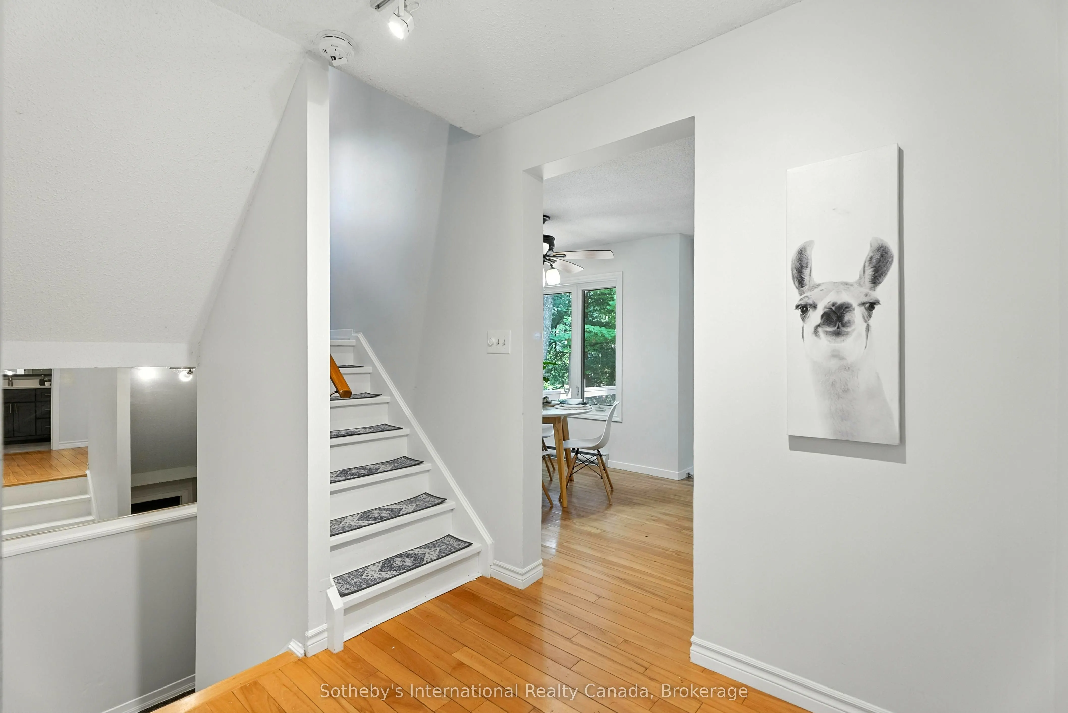 49 Southbank Drive, #10