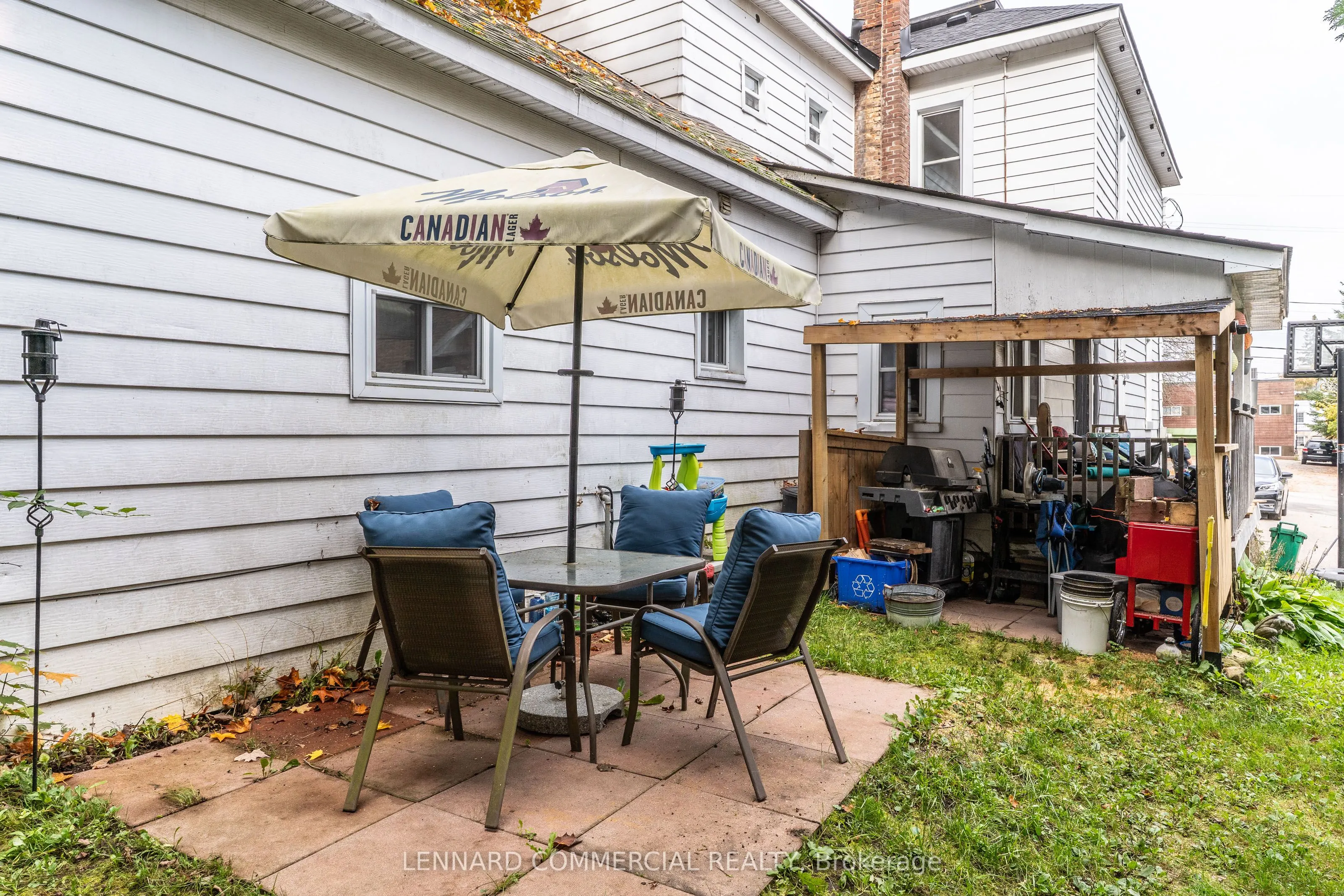 11 Minerva Street W