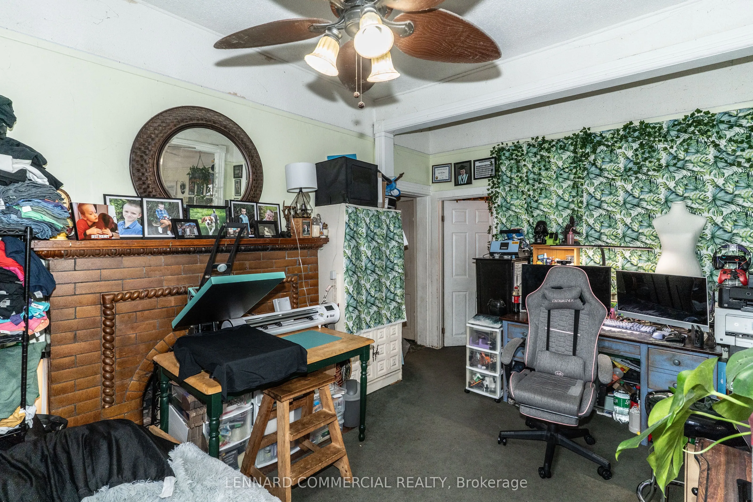 11 Minerva Street W