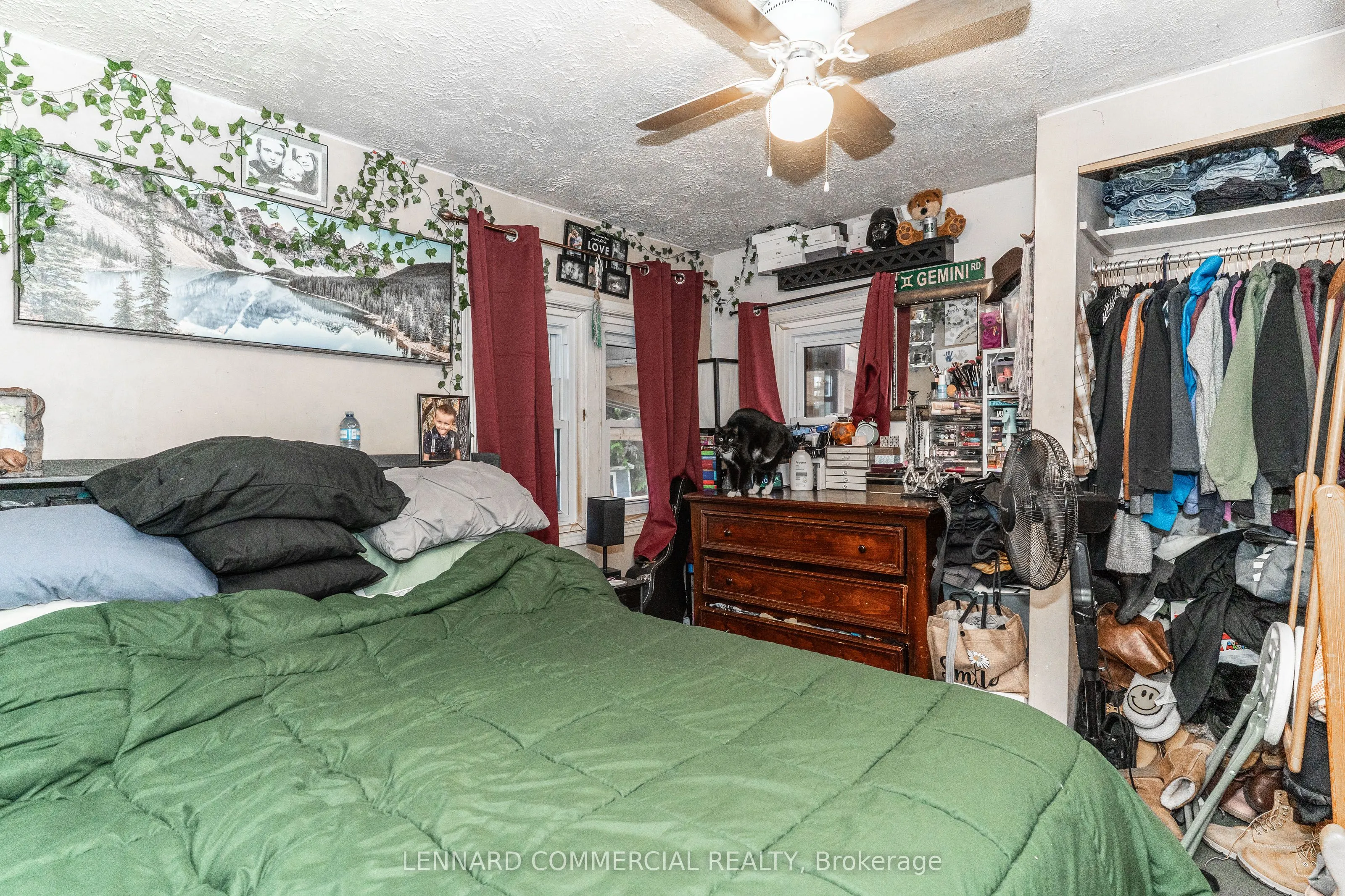 11 Minerva Street W