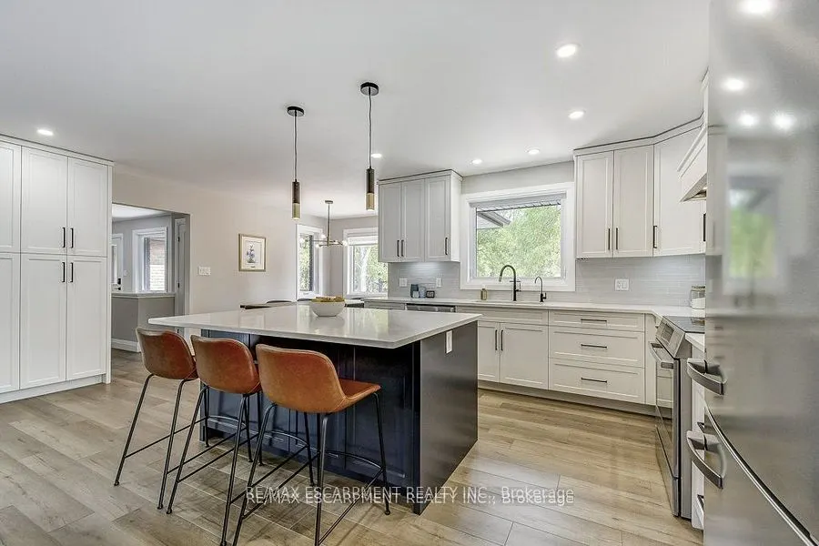 542 Paris Road