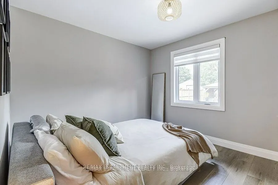 542 Paris Road