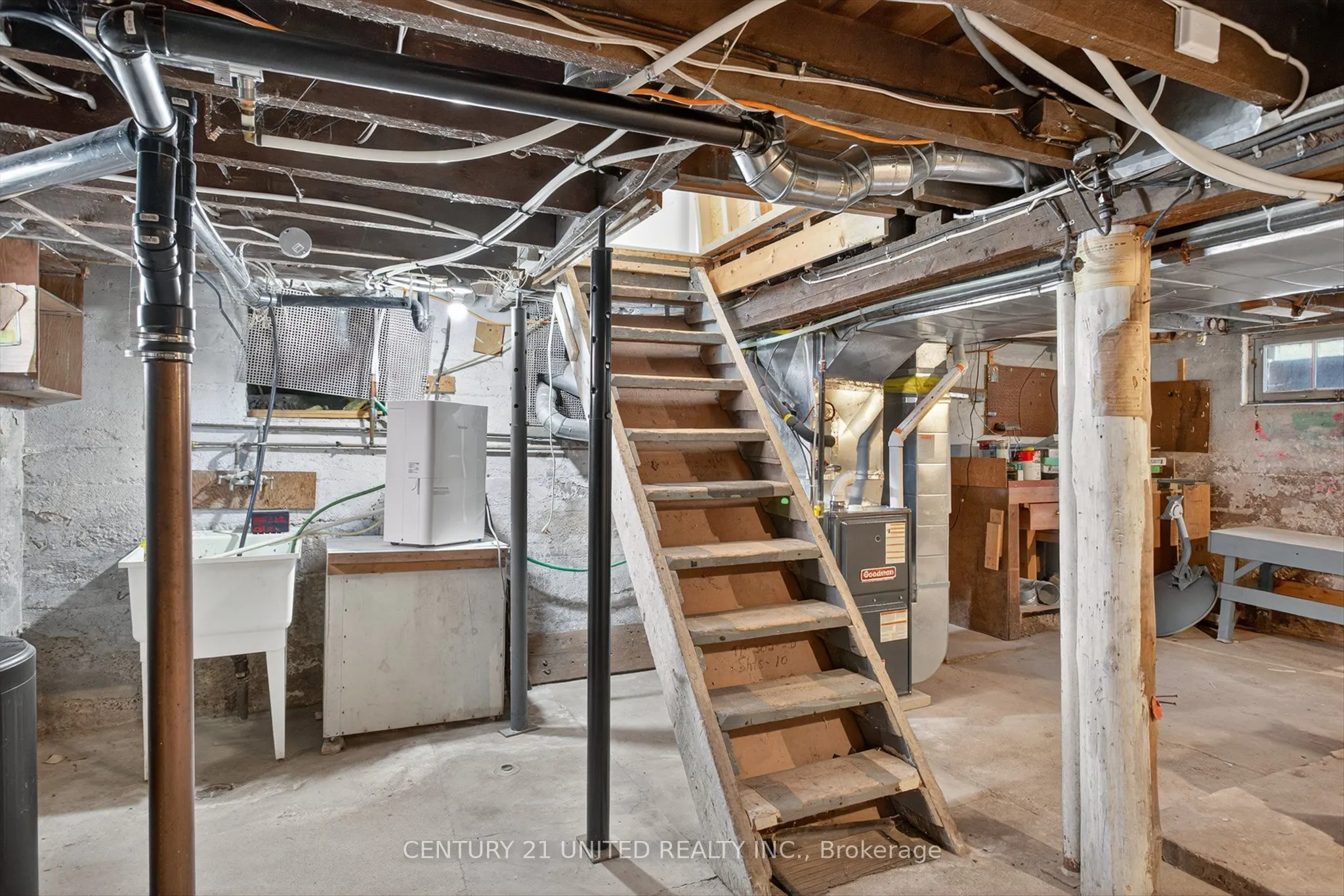 15 Moir Street