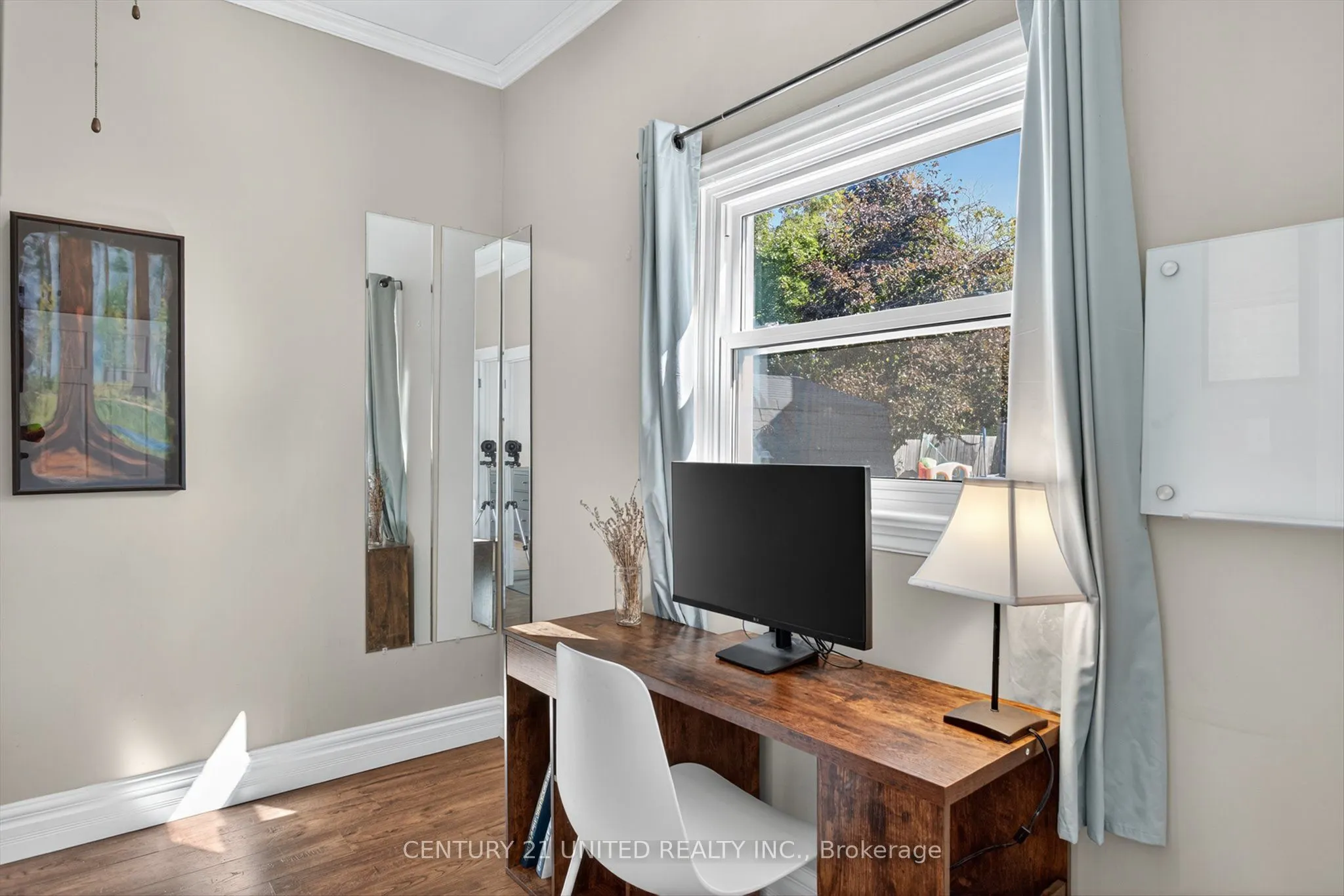 15 Moir Street
