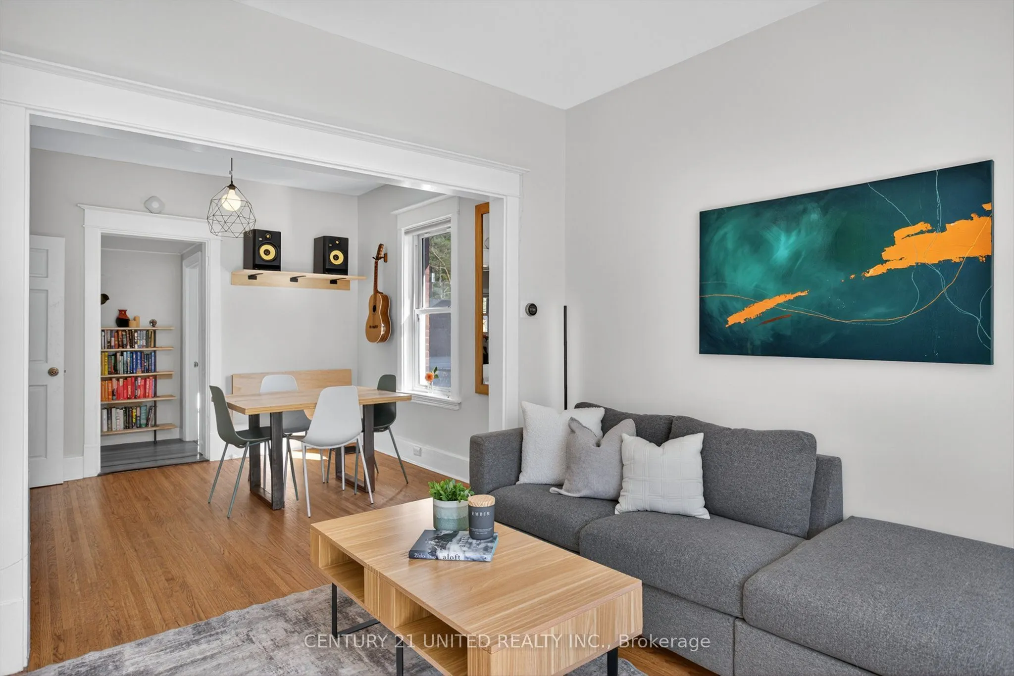 15 Moir Street