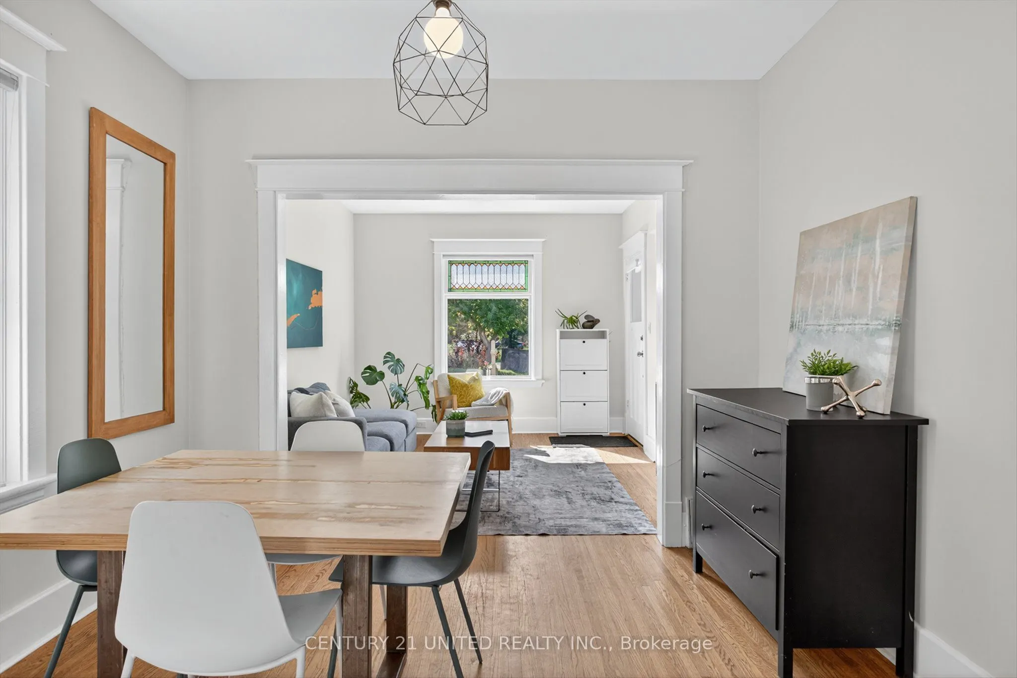 15 Moir Street