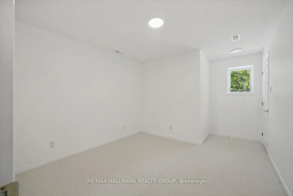1720 Des Pins Road