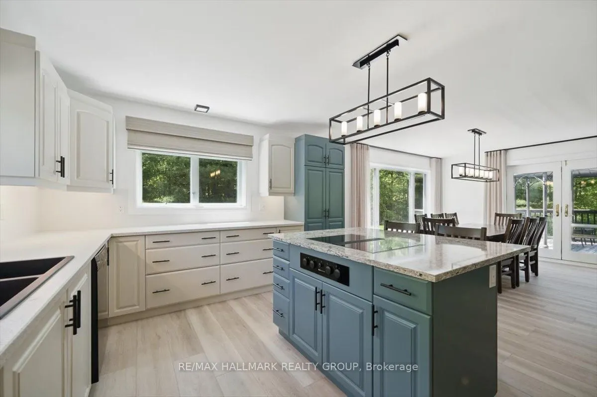 1720 Des Pins Road