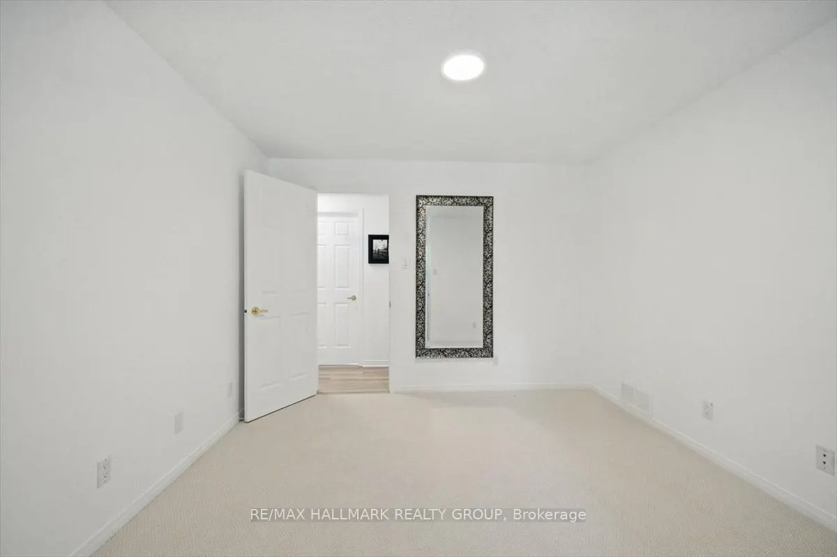 1720 Des Pins Road