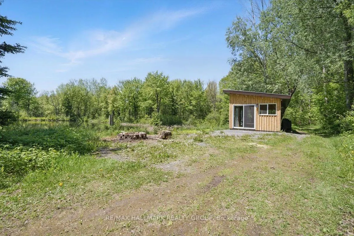 1720 Des Pins Road