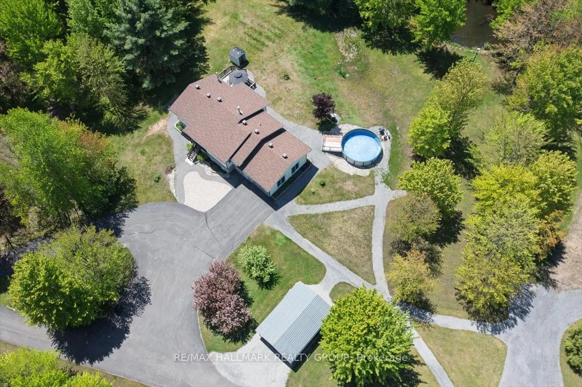 1720 Des Pins Road