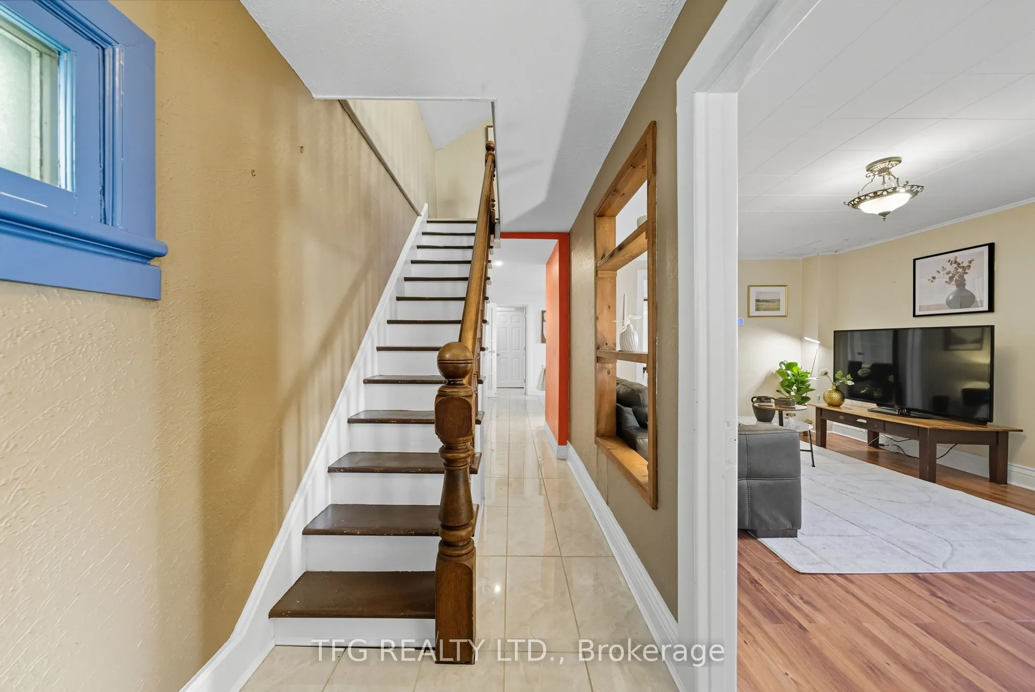 389 Victoria Street