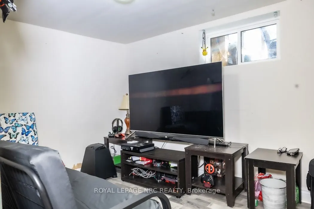 14 Oakwood Avenue