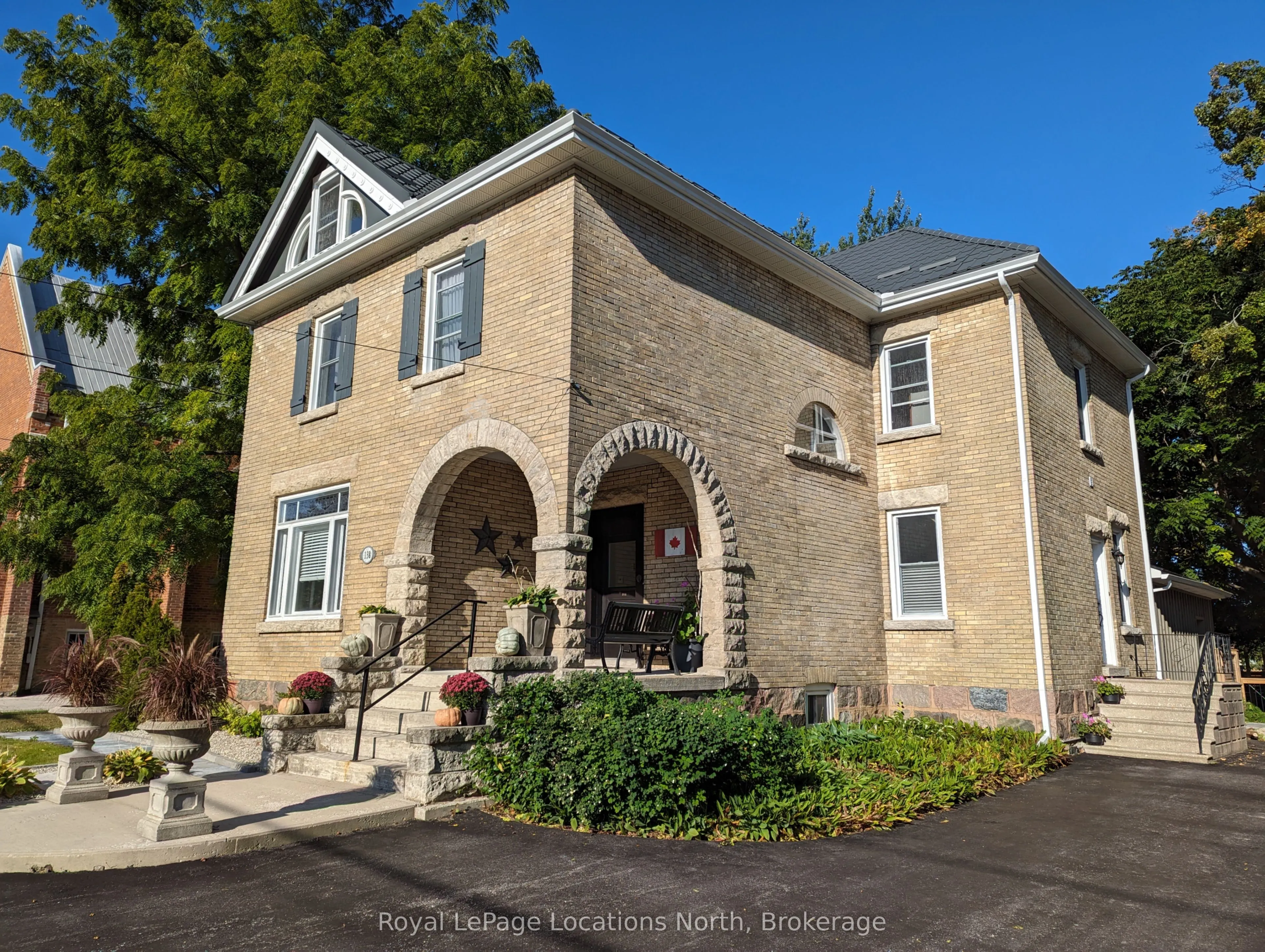 138 Bruce Street S