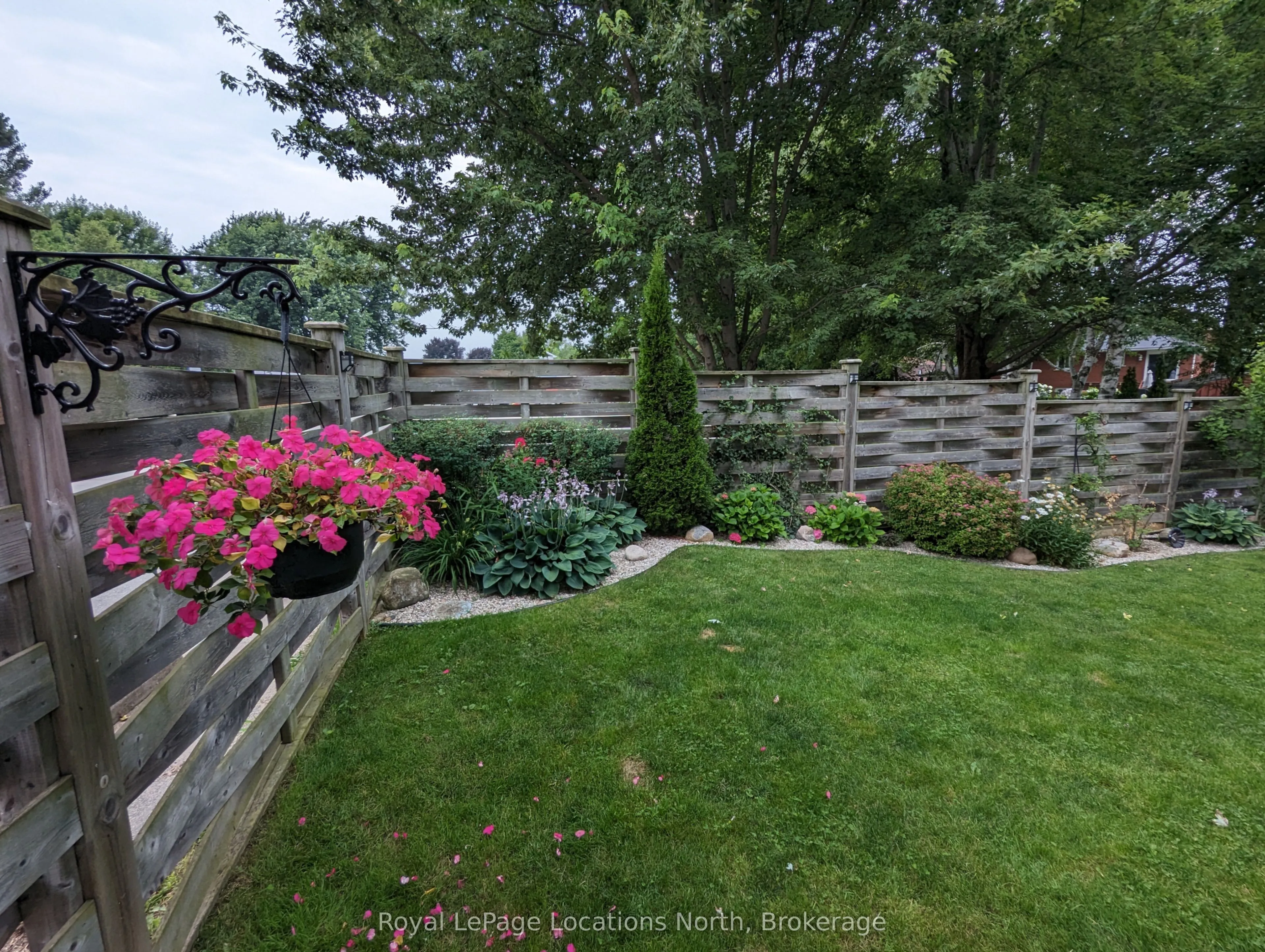 138 Bruce Street S