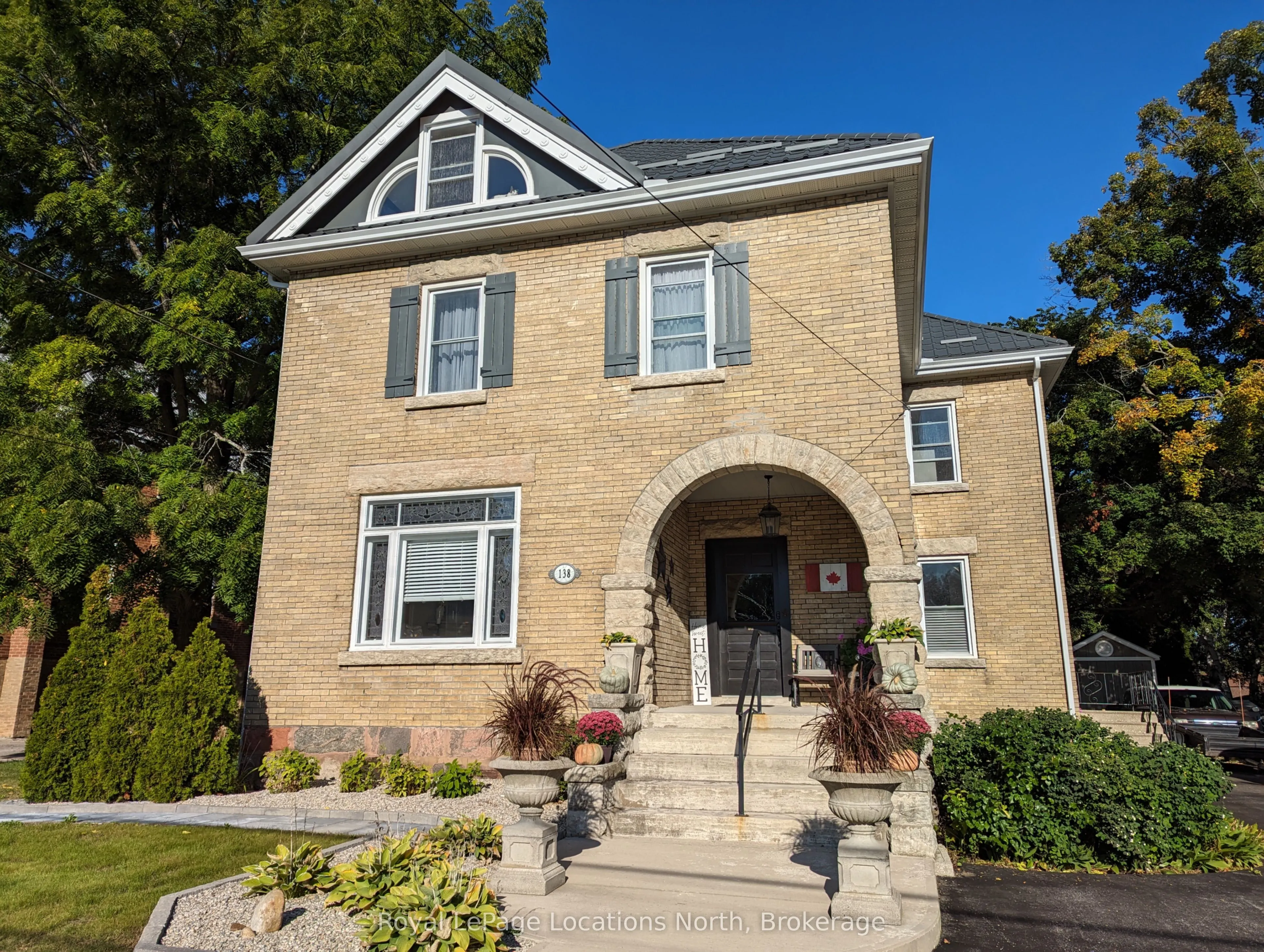 138 Bruce Street S