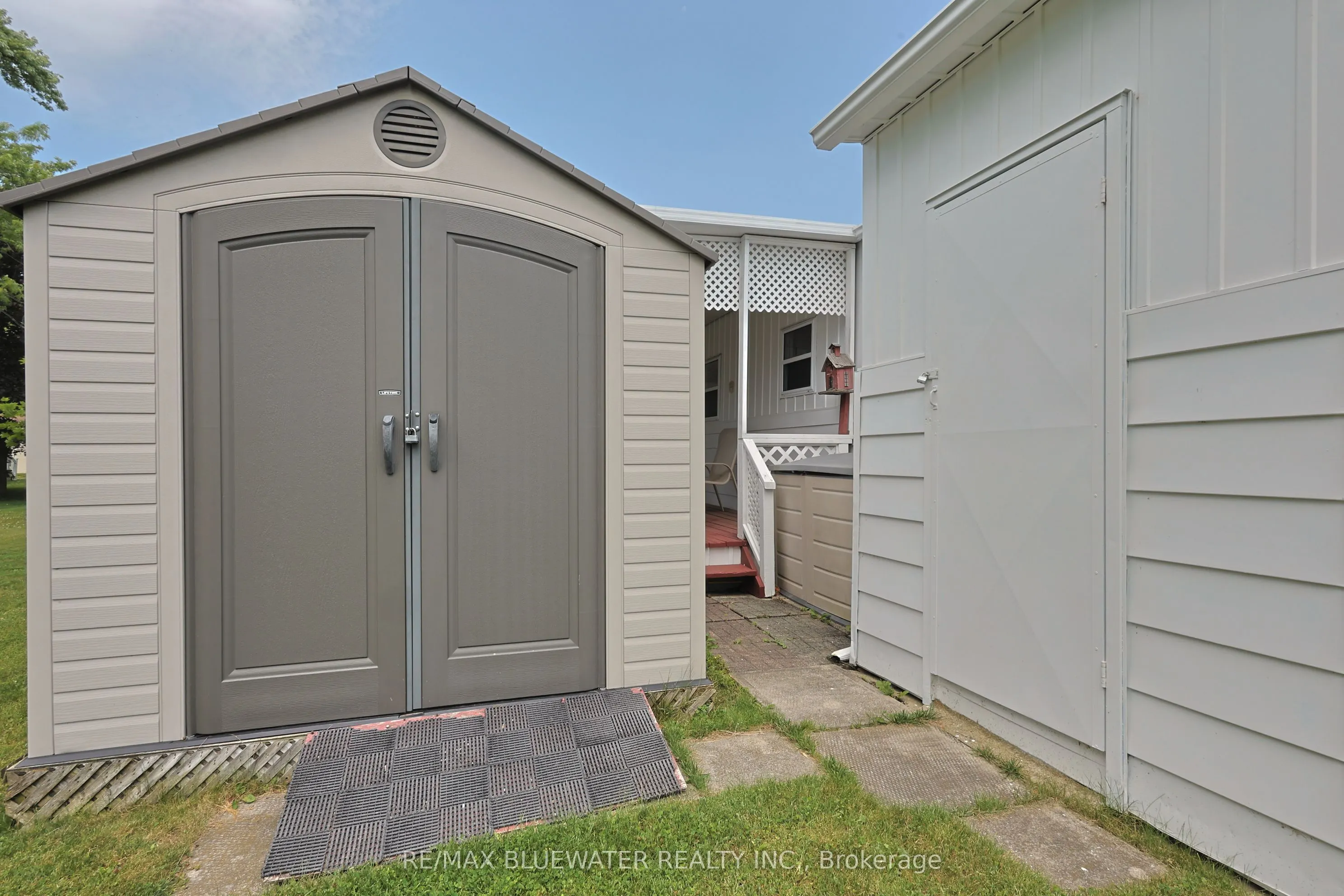 313 Pinetree Lane