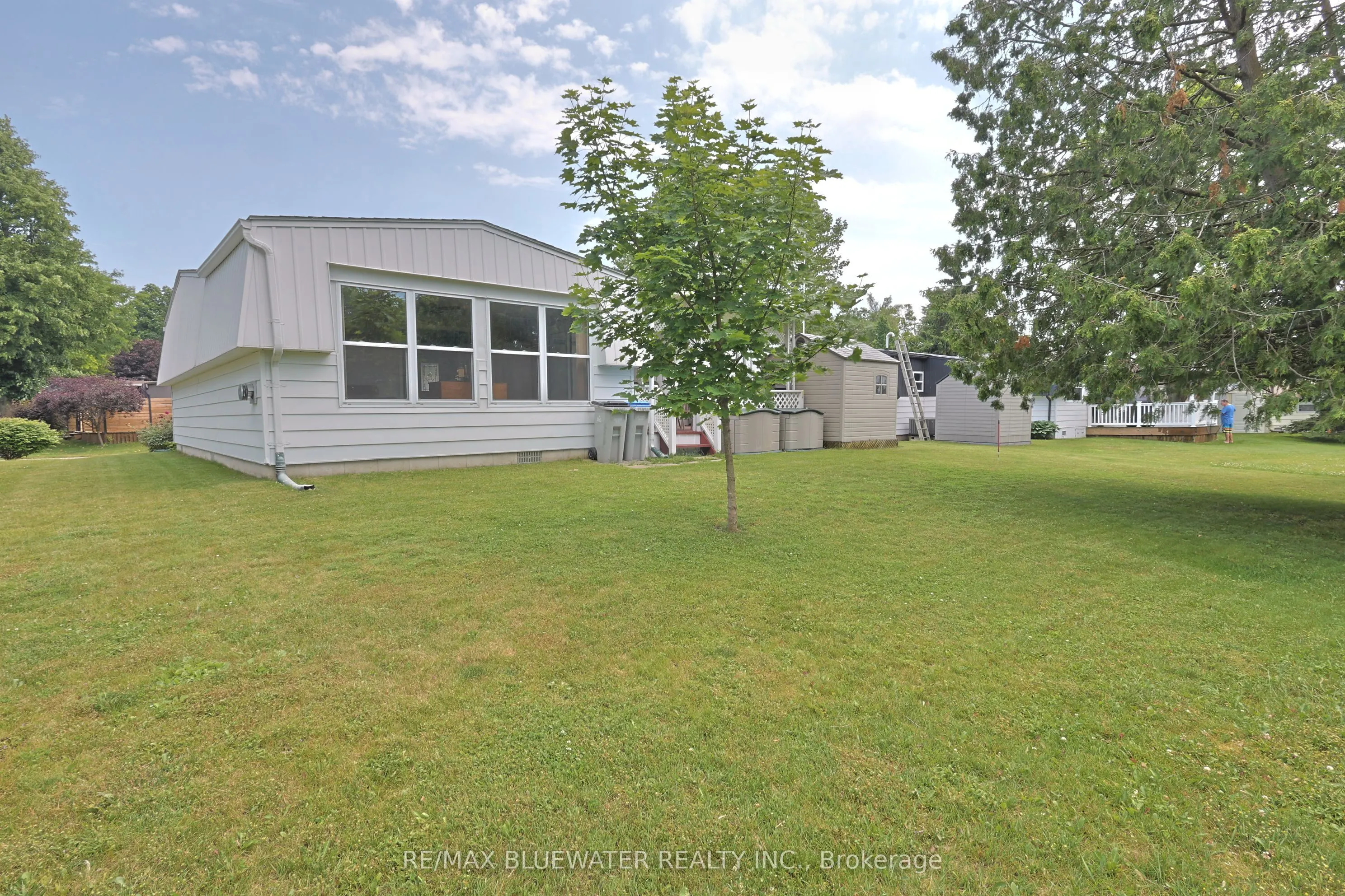 313 Pinetree Lane