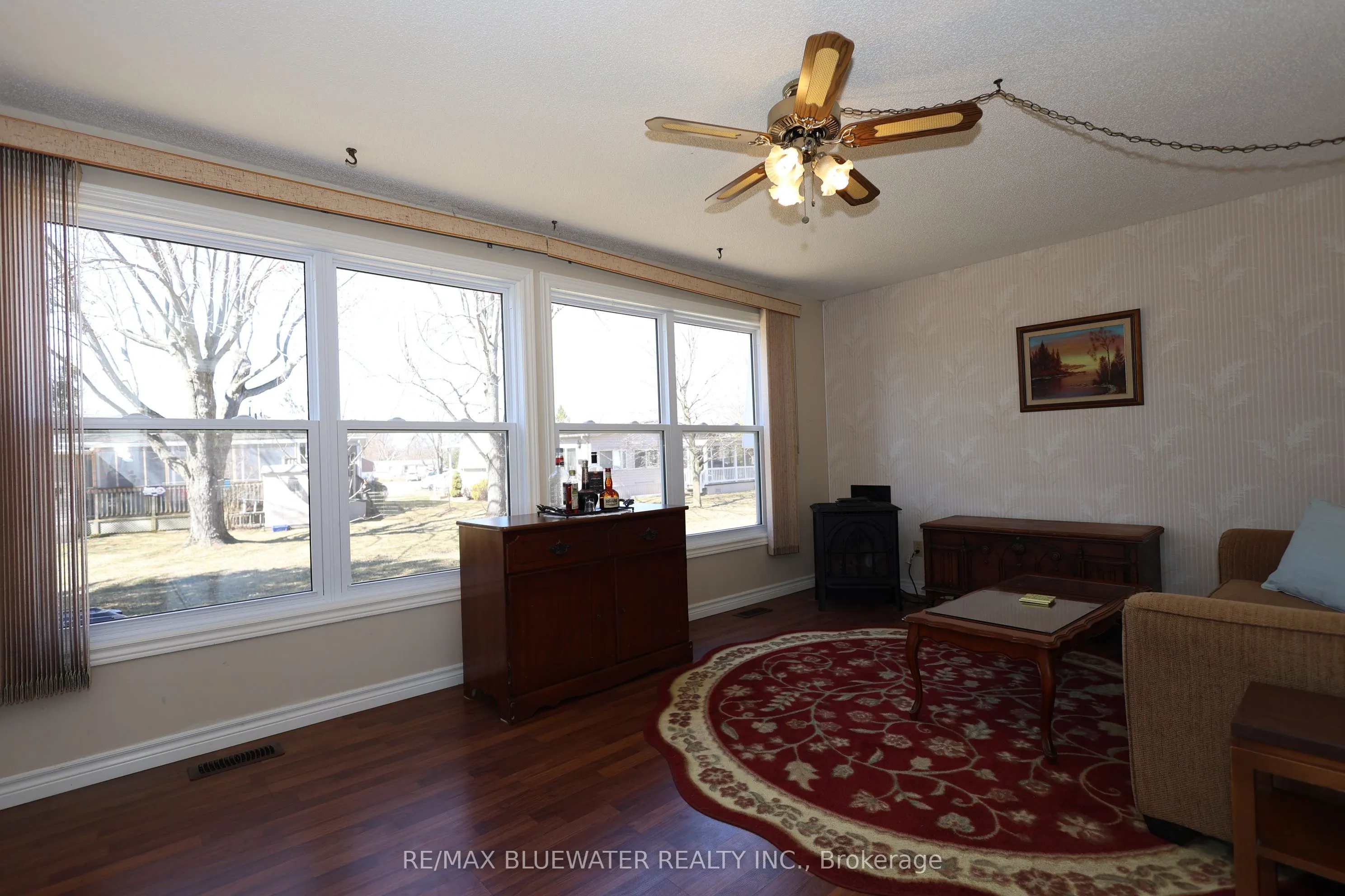 313 Pinetree Lane