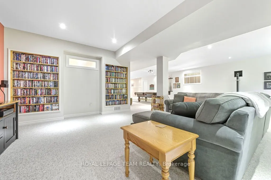 698 BARRYVALE Road