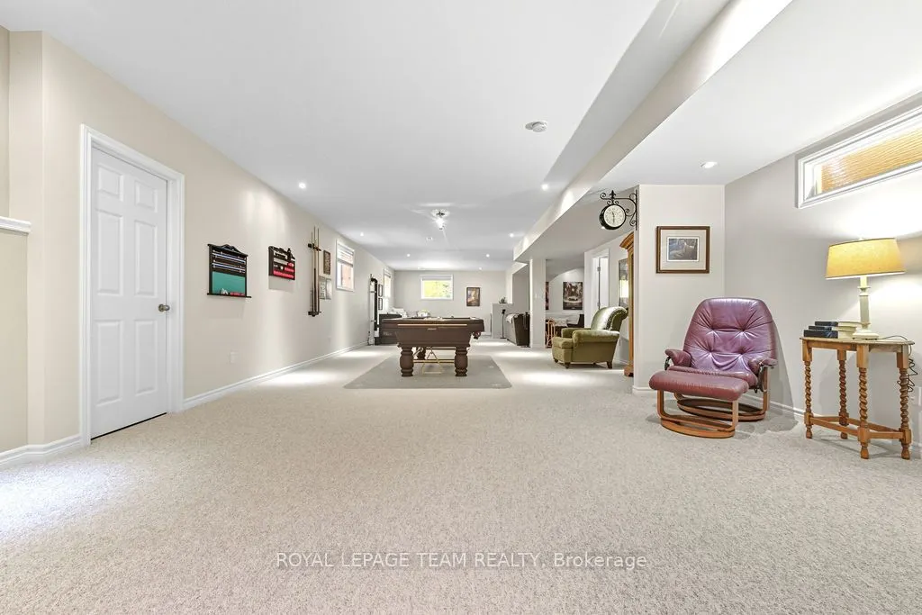 698 BARRYVALE Road