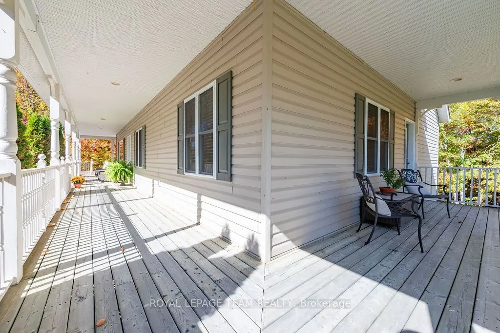 698 BARRYVALE Road