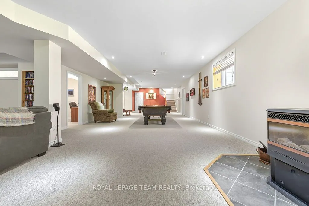 698 BARRYVALE Road
