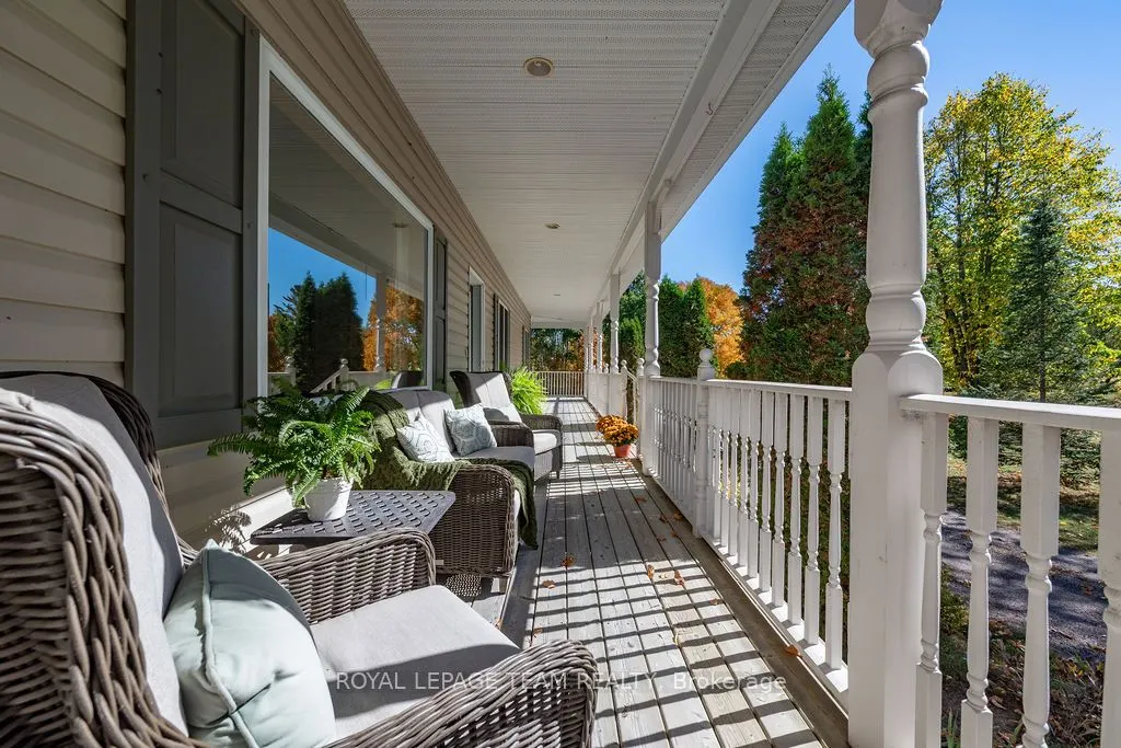 698 BARRYVALE Road
