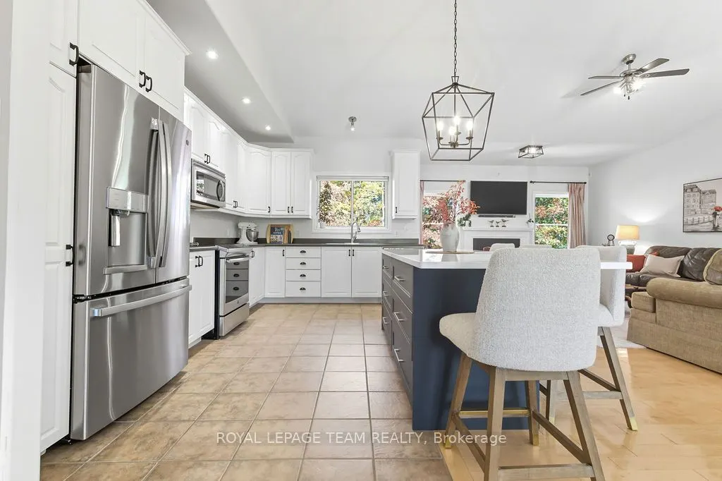 698 BARRYVALE Road