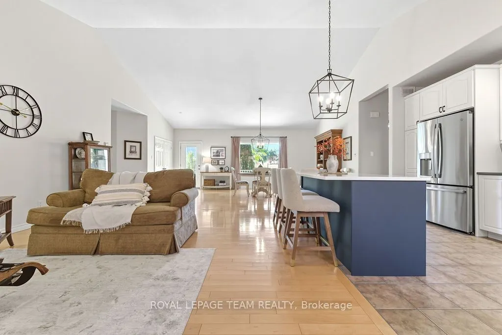 698 BARRYVALE Road