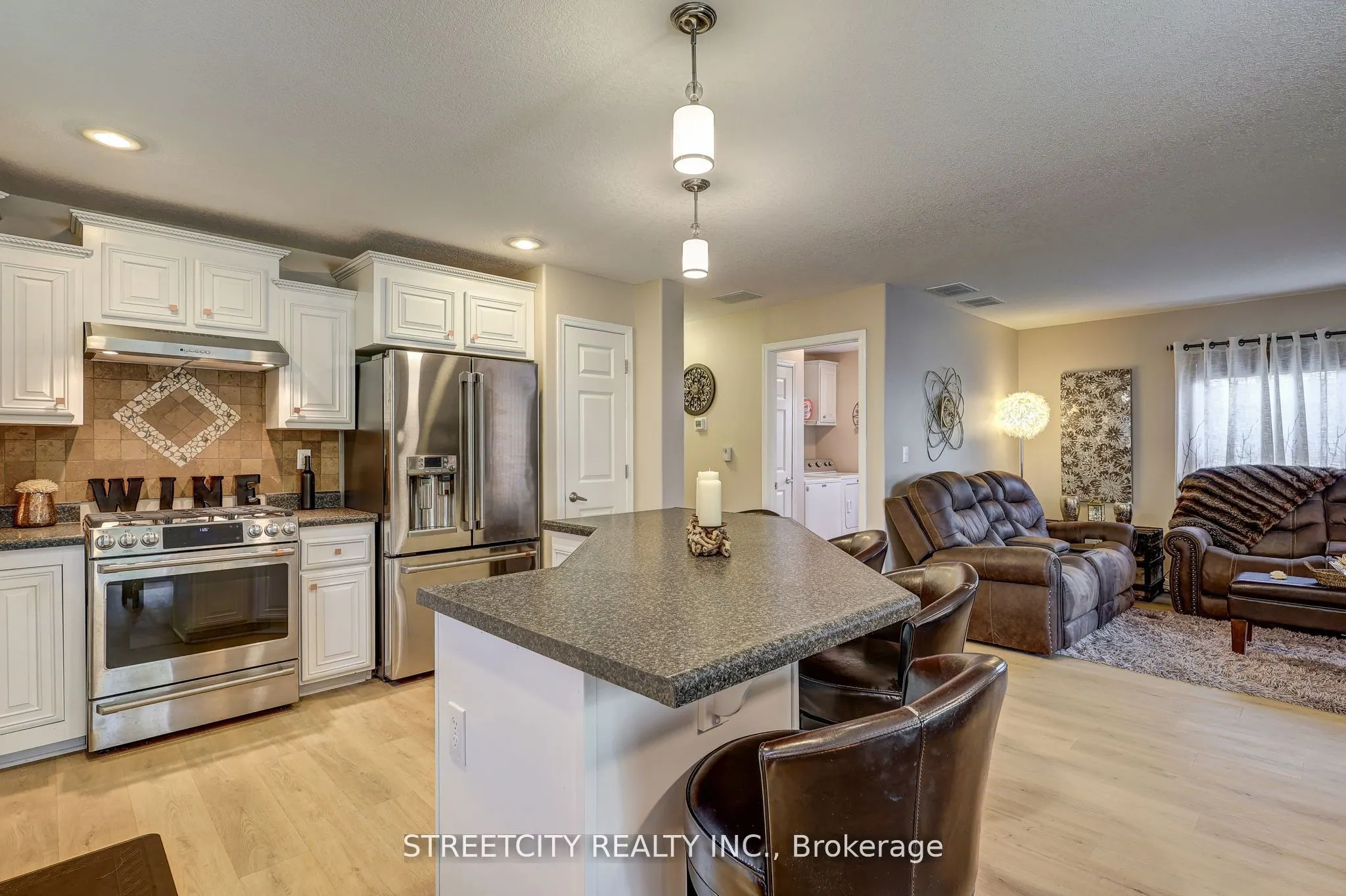 481 Richard Crescent