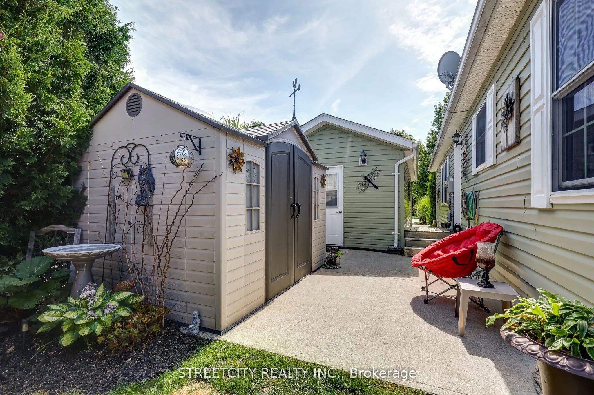 481 Richard Crescent