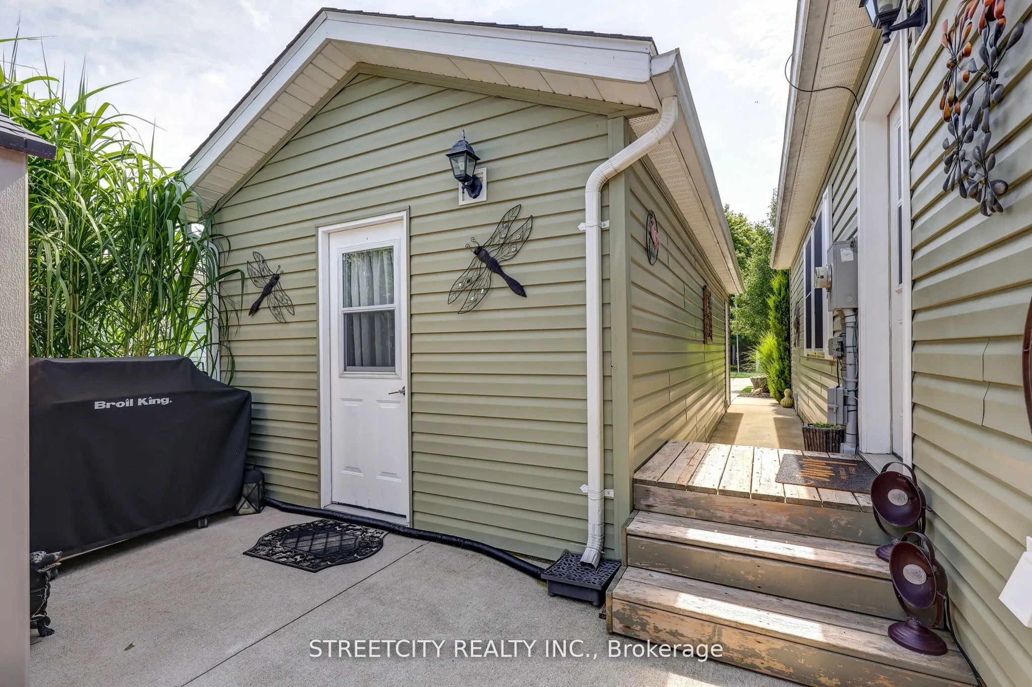 481 Richard Crescent