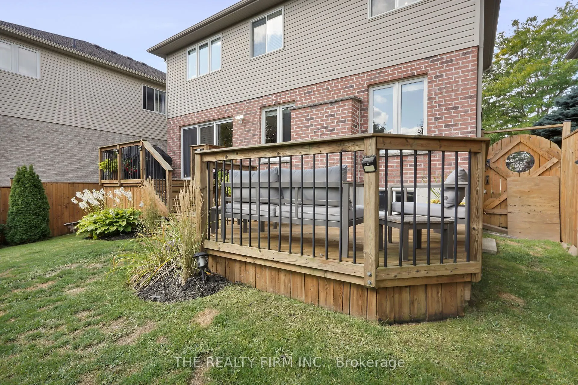 581 Clearwater Crescent