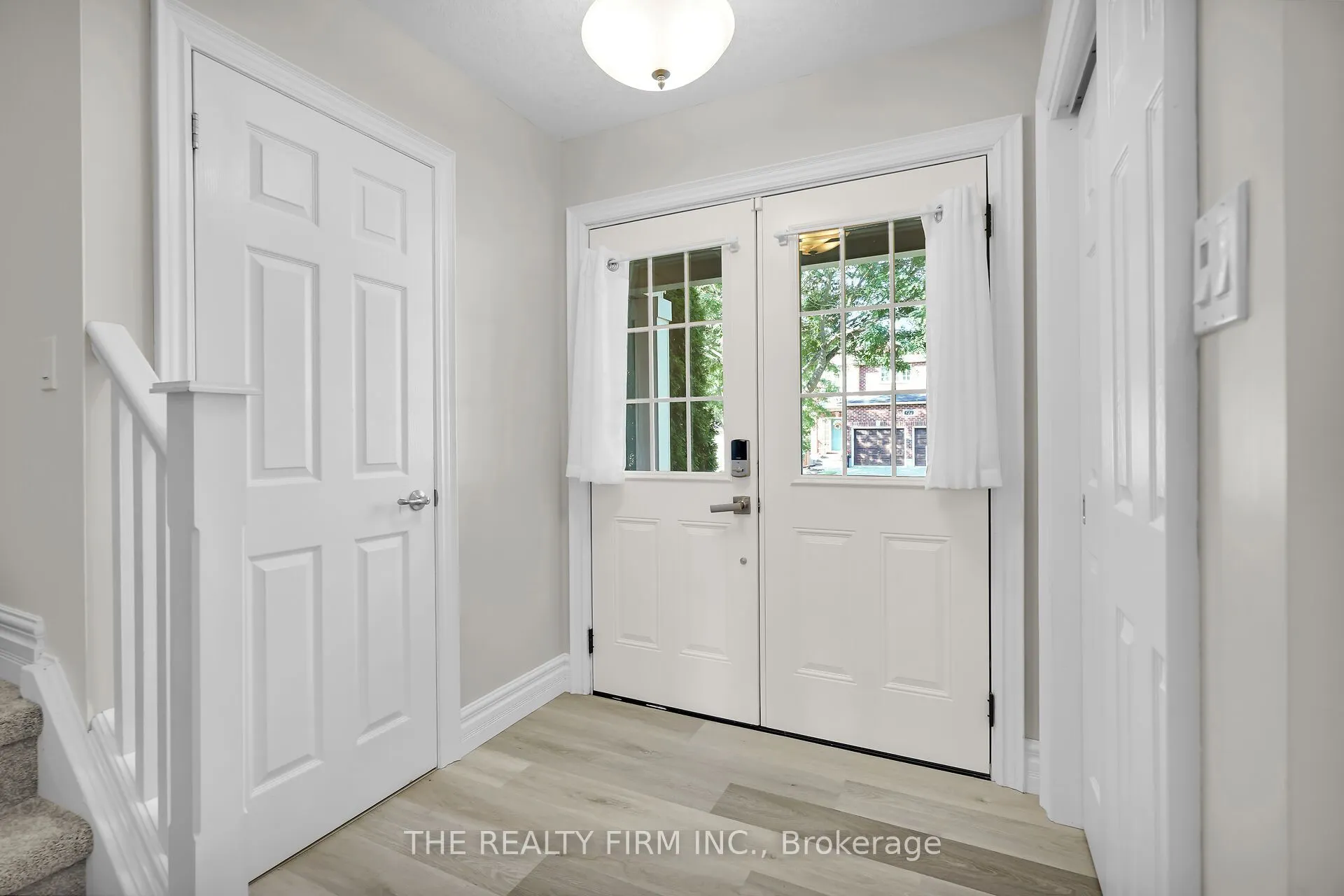 581 Clearwater Crescent