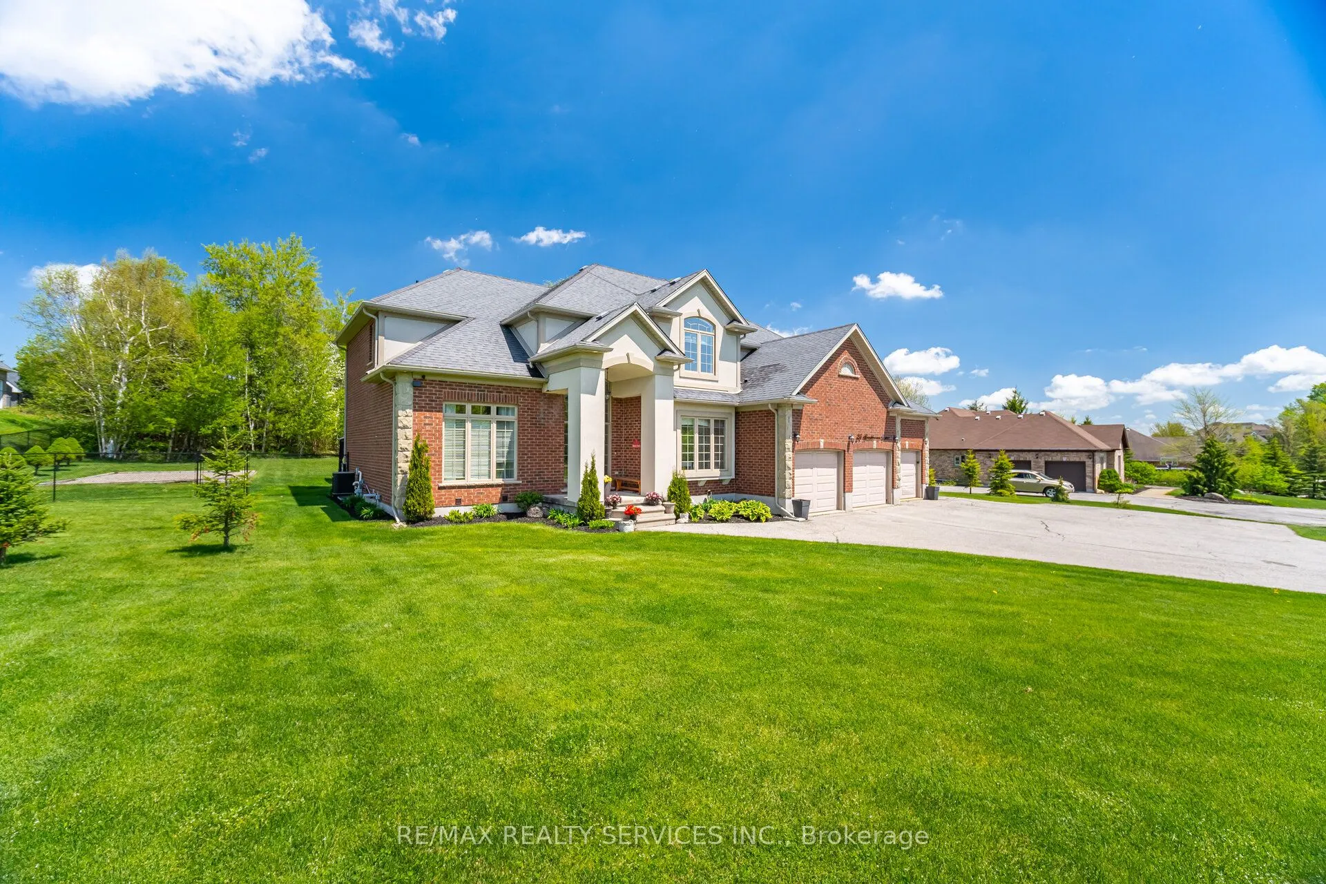 24 Brookhaven Crescent