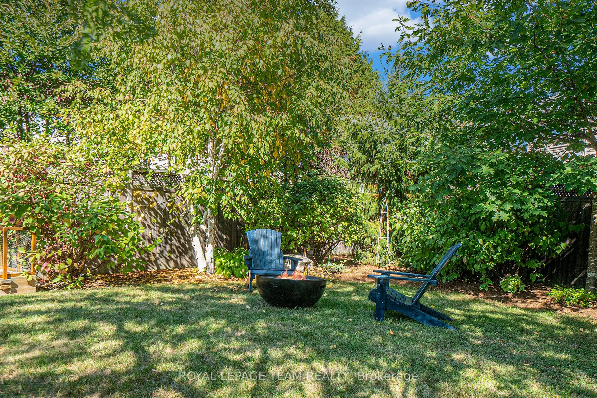 369 Glenbrae Avenue