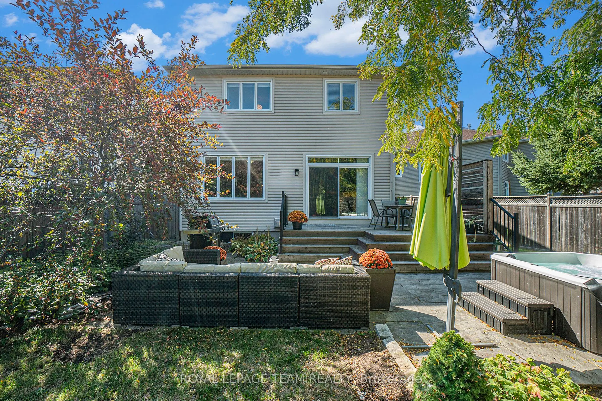 369 Glenbrae Avenue