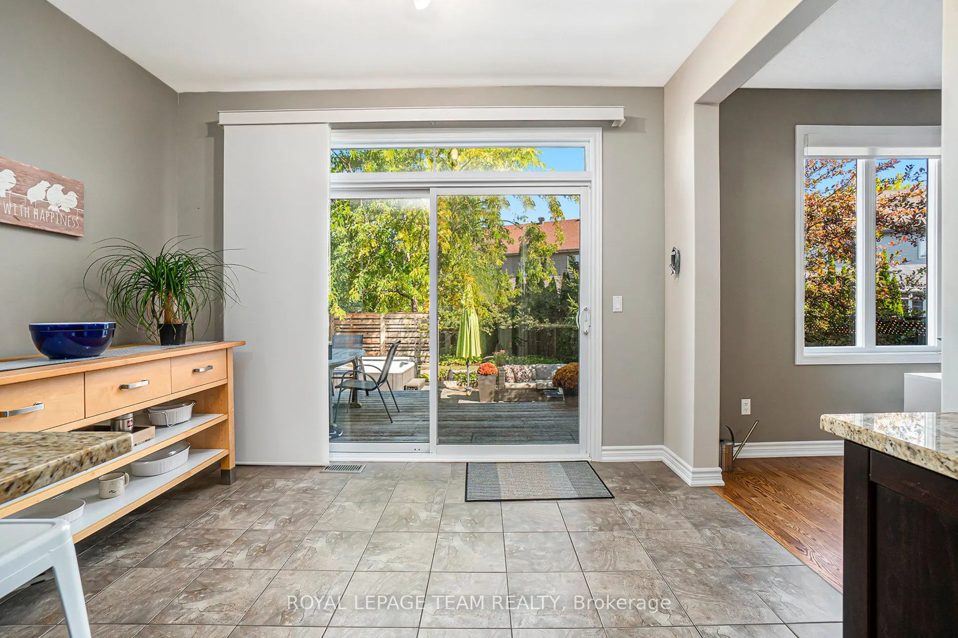 369 Glenbrae Avenue
