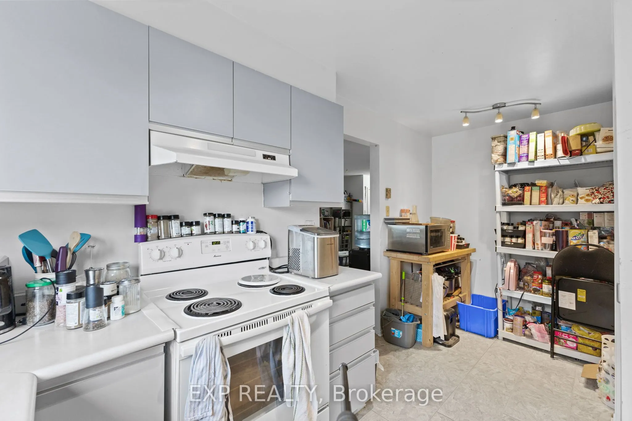 270 Brittany Drive, #304