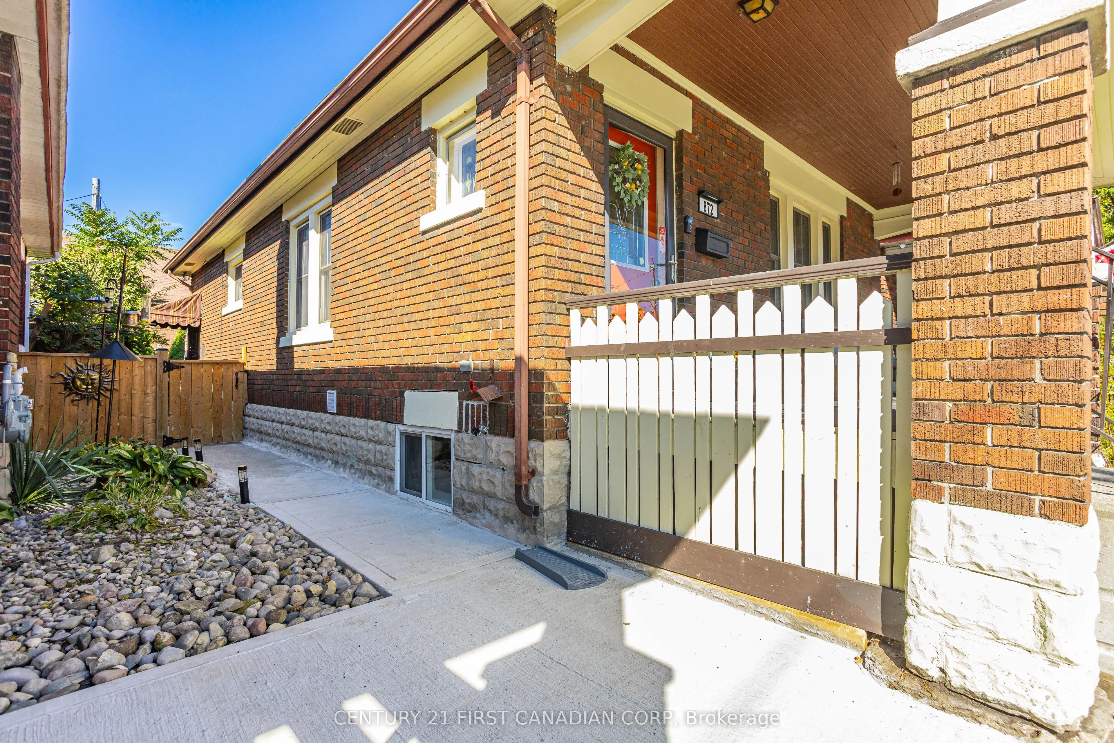 872 Lovett Street