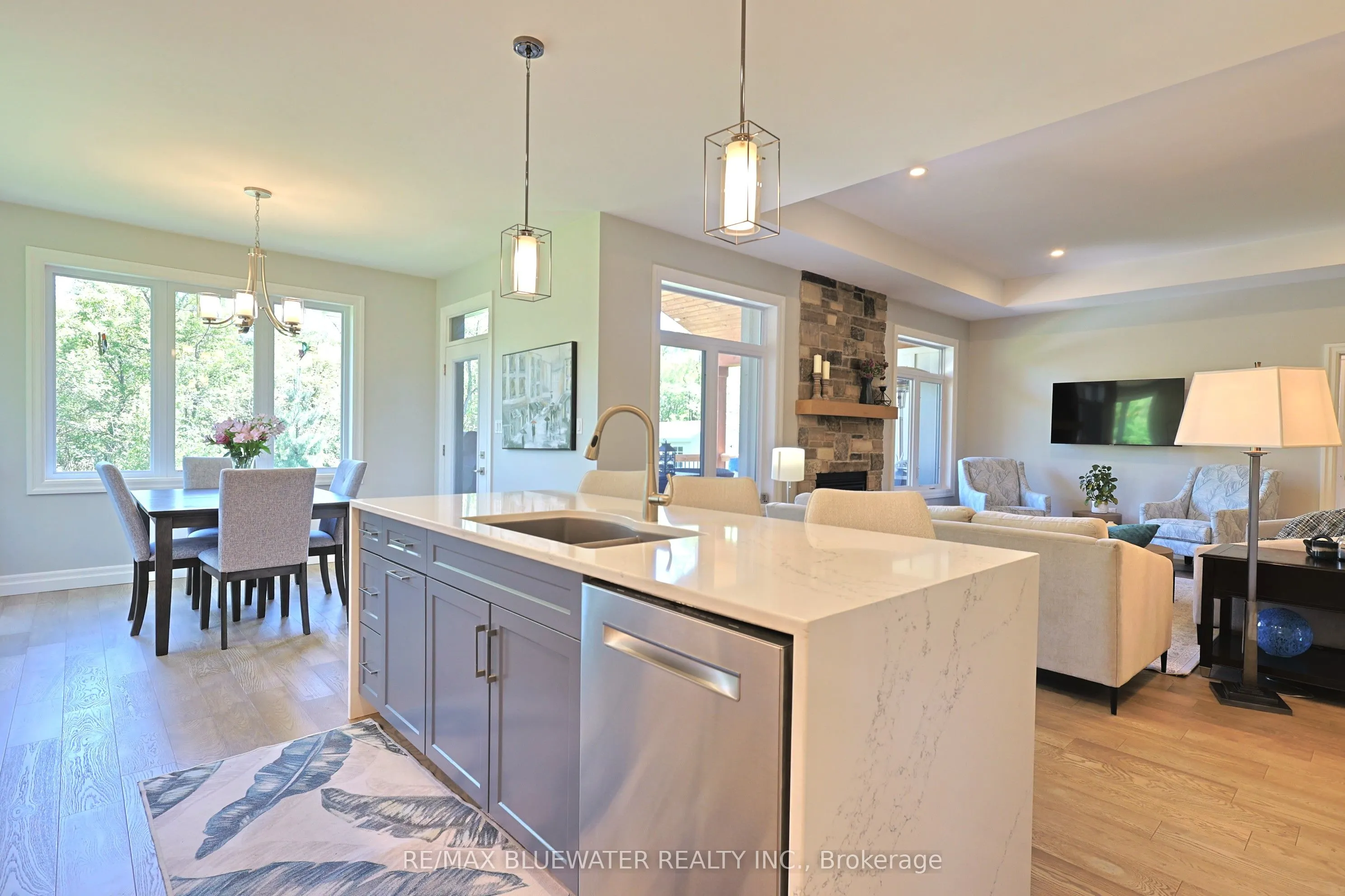 8437 Goosemarsh Line