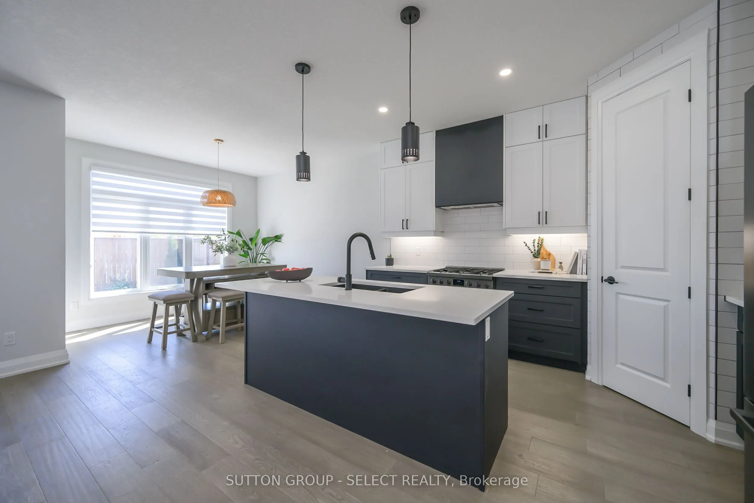 383 Daventry Way, #77